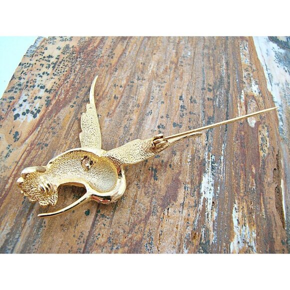 Vintage Hummingbird Brooch Pin Rhinestones Clear Red Crystal Gold Tone 1.75x1.5" - Picture 4 of 12